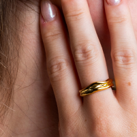 Gold vs. Gold-Plated vs. Stainless Steel Jewellery: What’s the Difference?